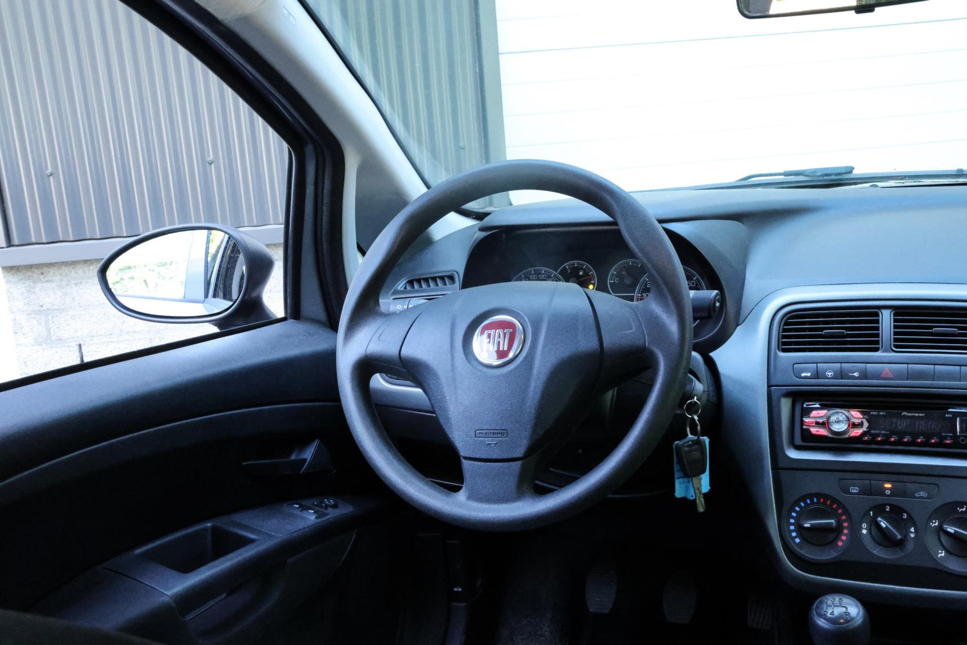 44635437-15.jpg