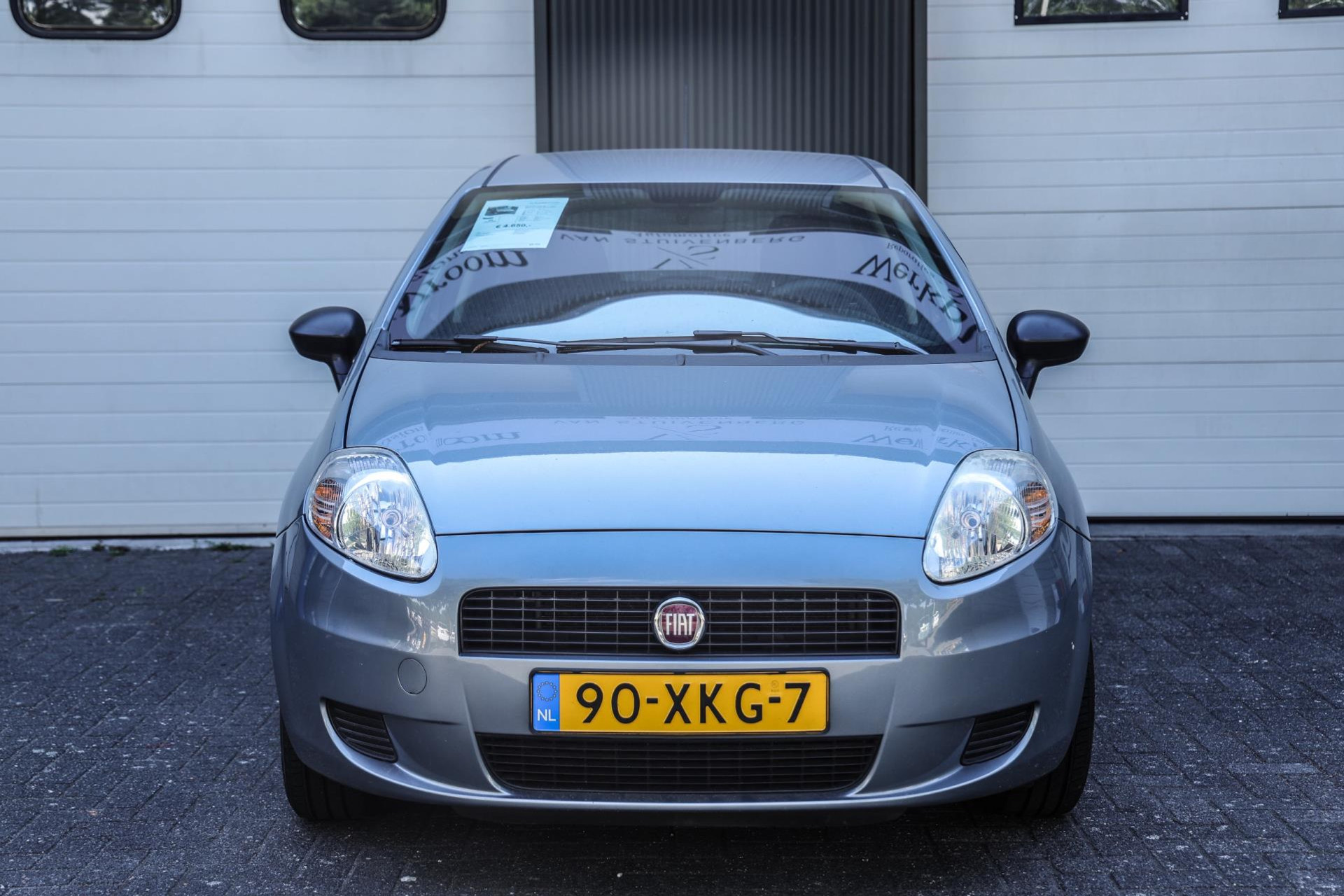 44635437-2.jpg