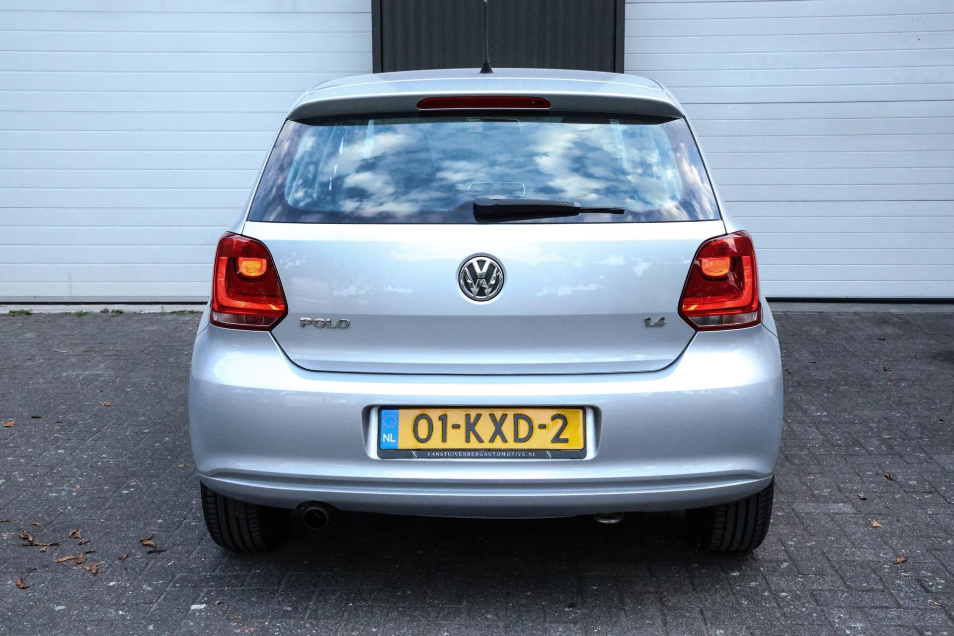 45874627-5.jpg