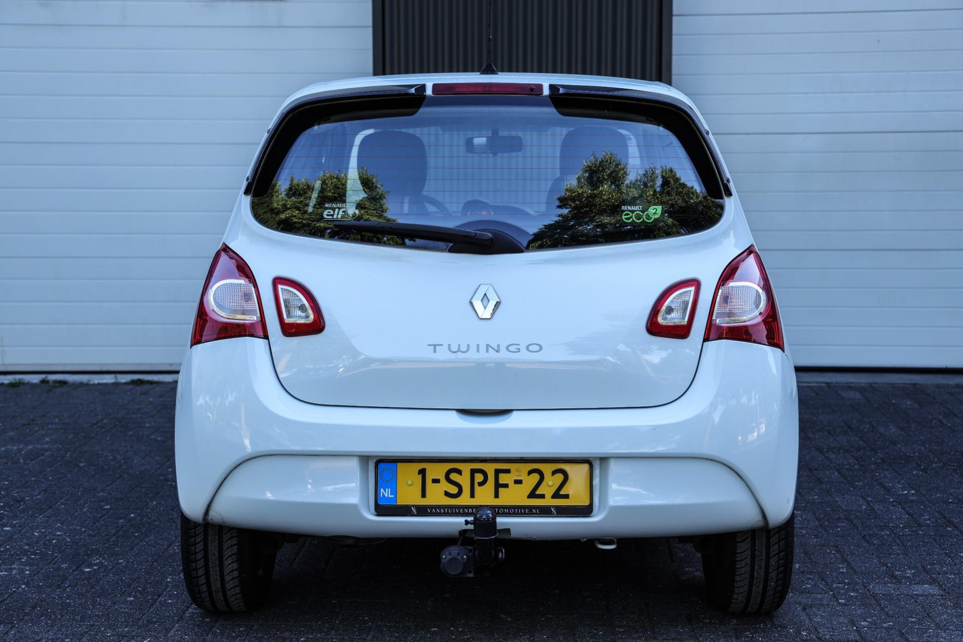 46721383-7.jpg